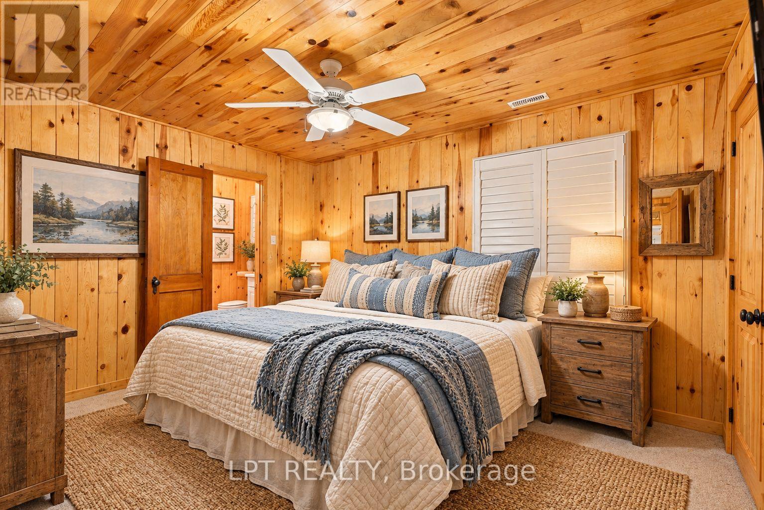 678 Lake Drive E Property Photo 13
