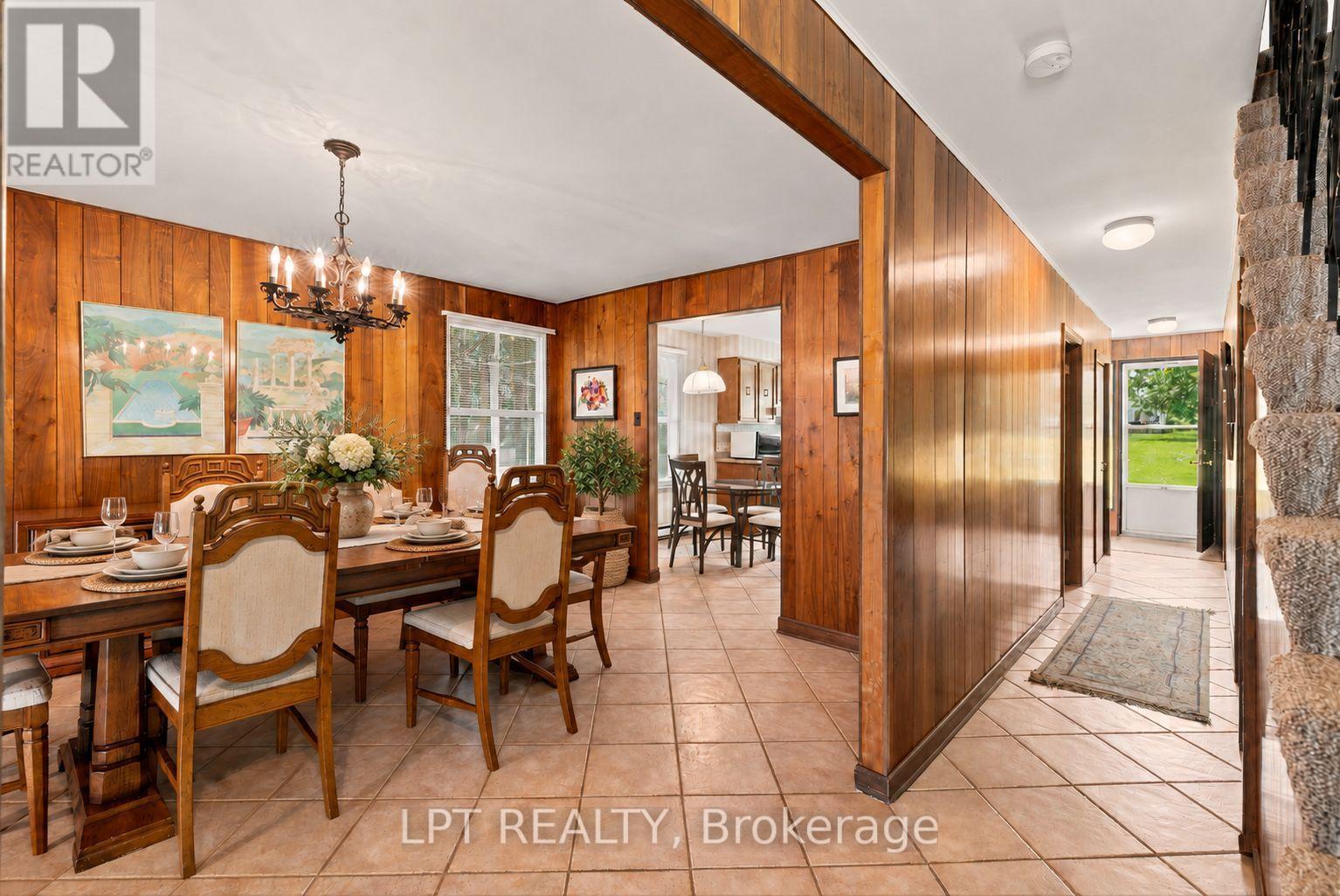 678 Lake Drive E Property Photo 25