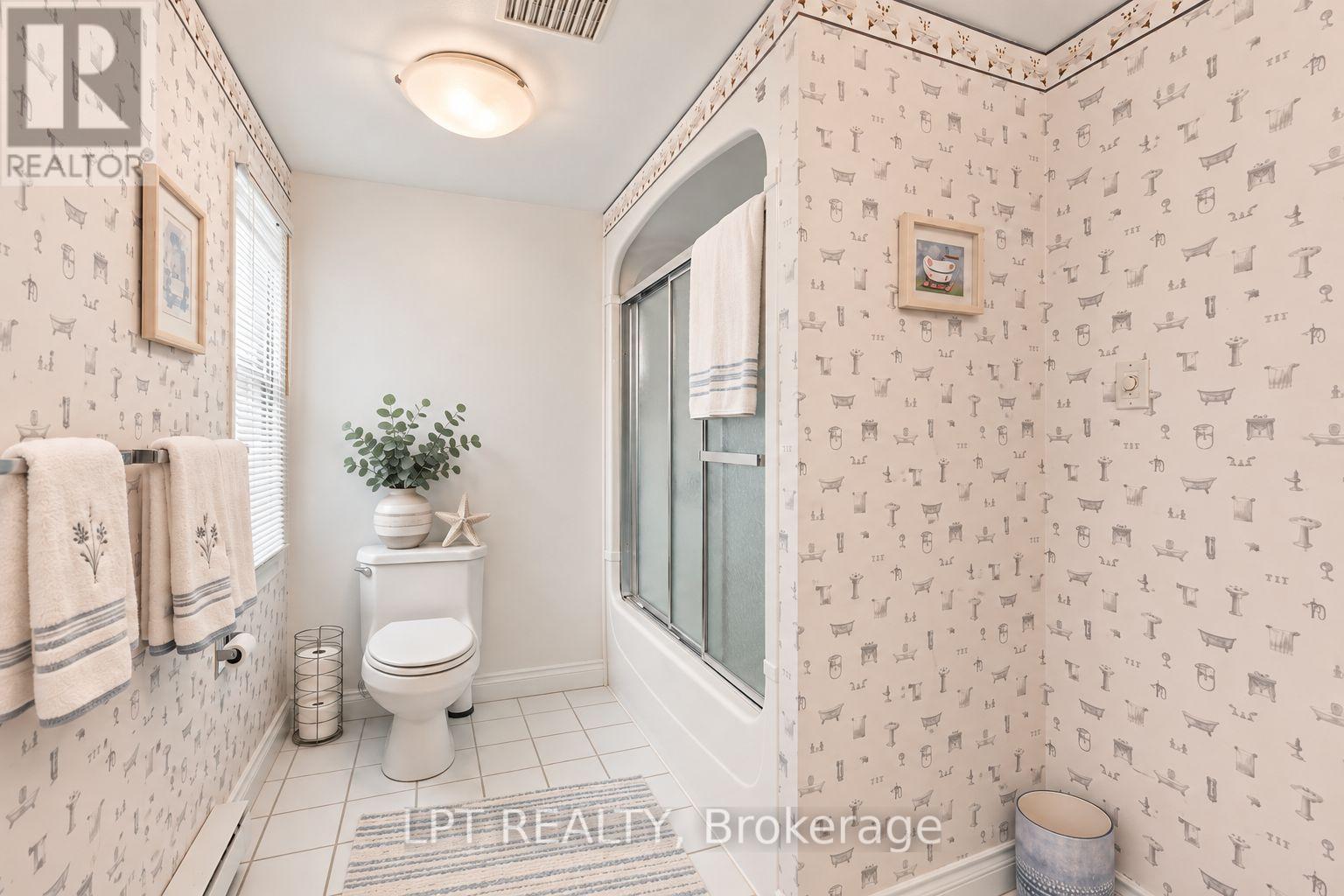 678 Lake Drive E Property Photo 37