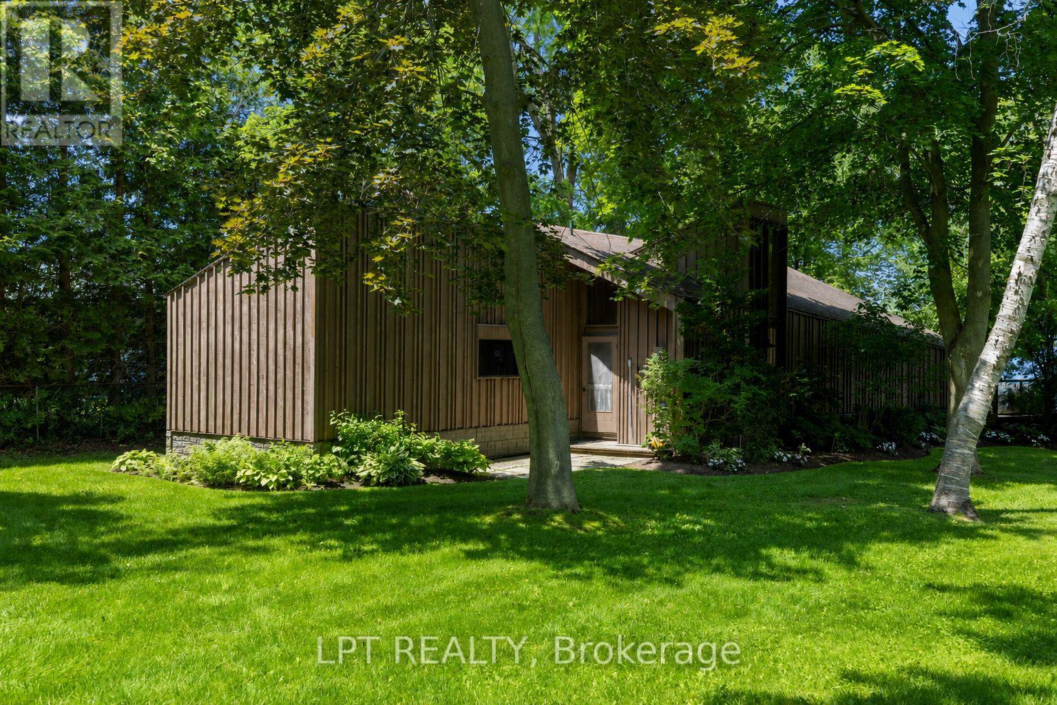 678 Lake Drive E Property Photo 40