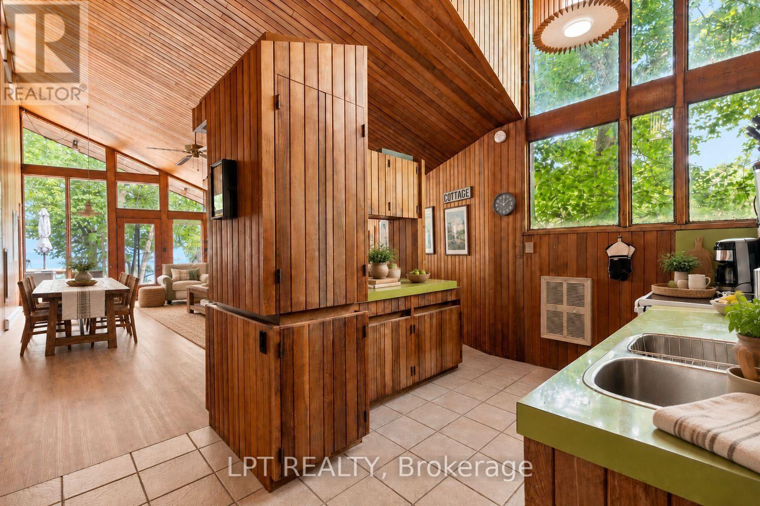 678 Lake Drive E Property Photo 42