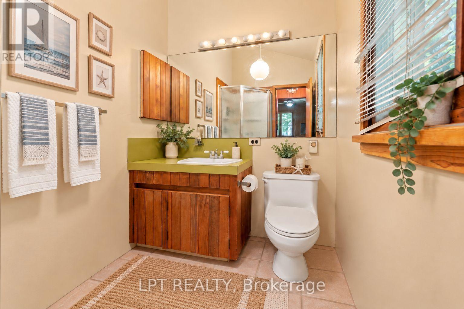 678 Lake Drive E Property Photo 47