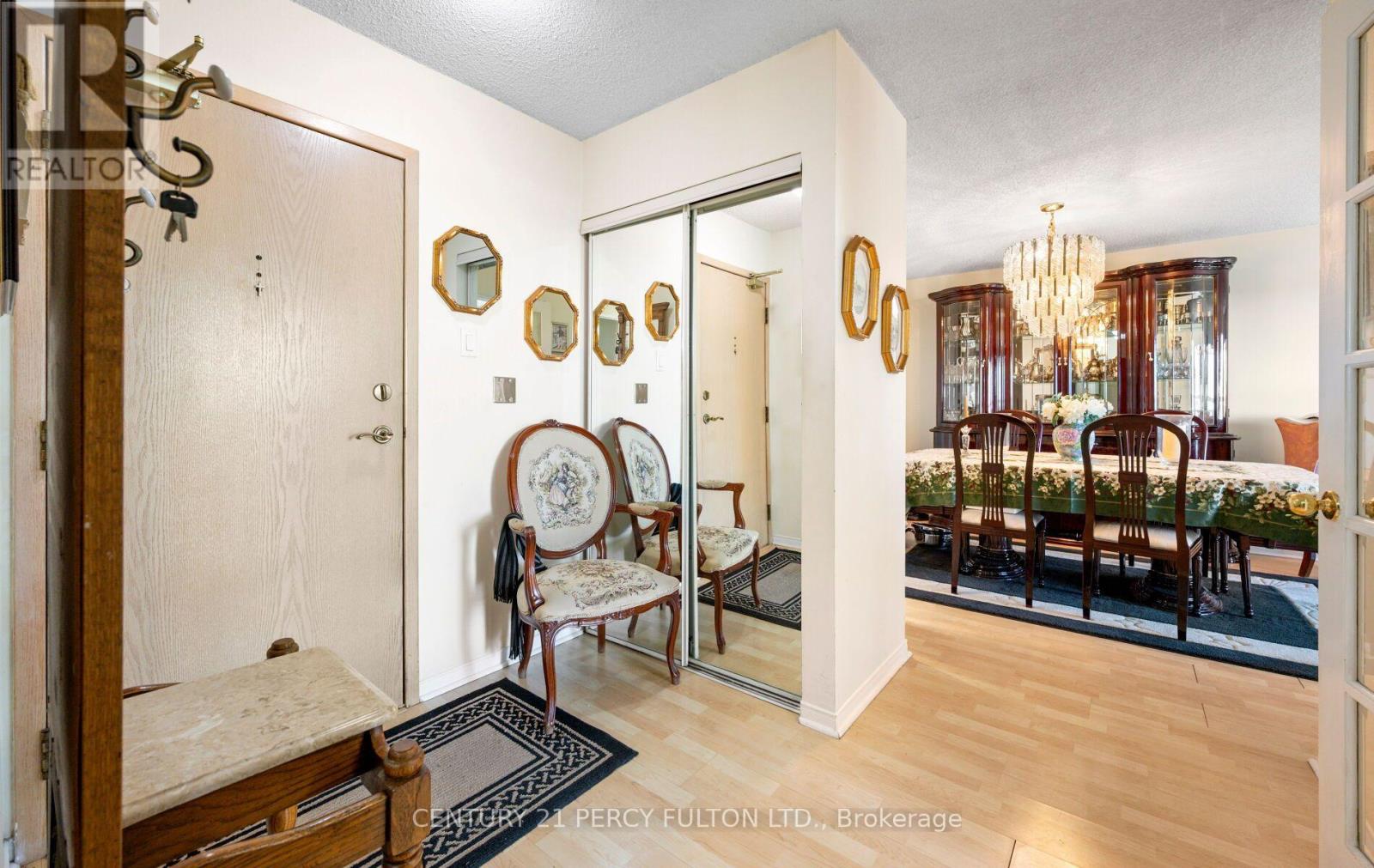 624 - 7825 Bayview Avenue Property Photo 4