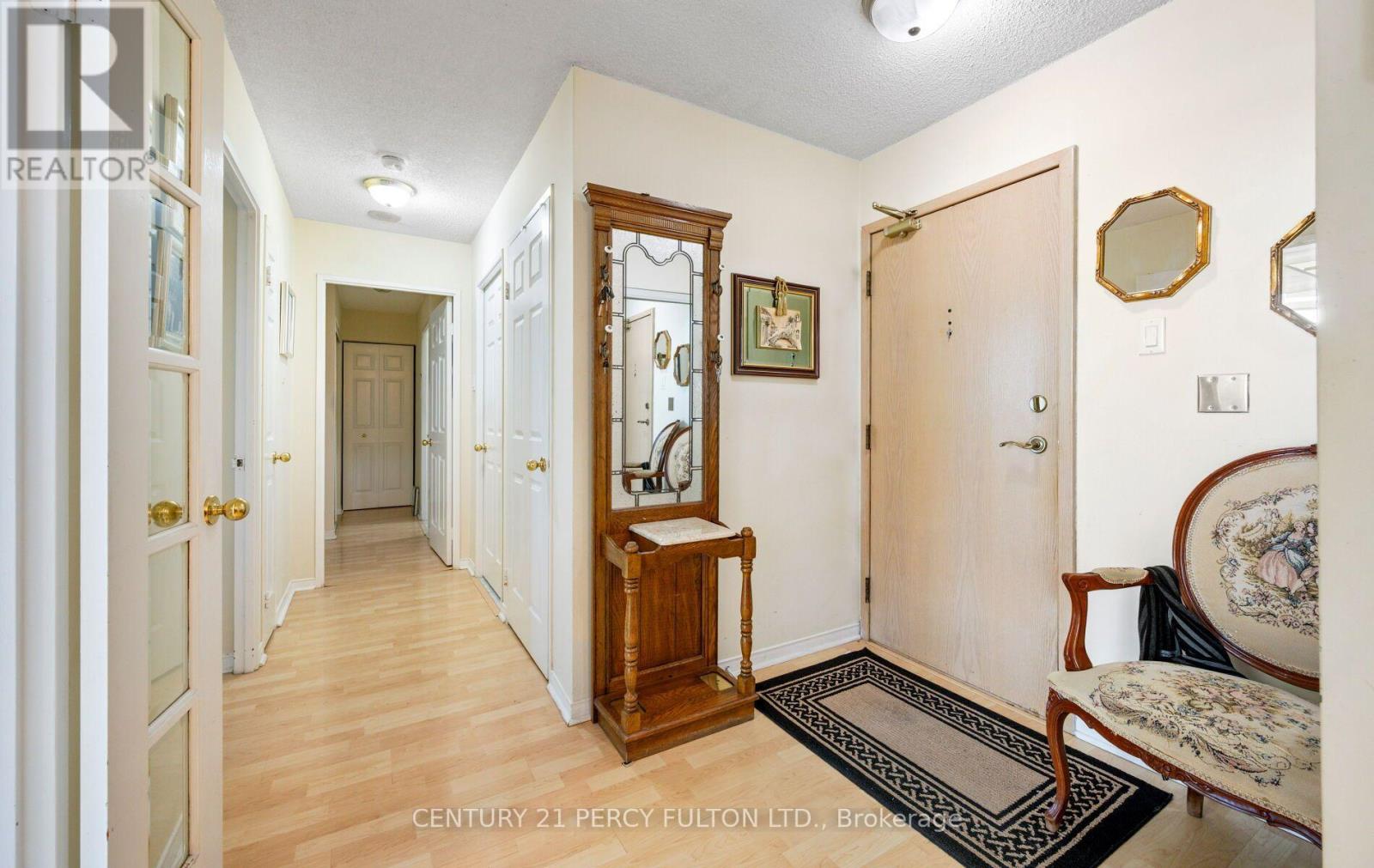 624 - 7825 Bayview Avenue Property Photo 5