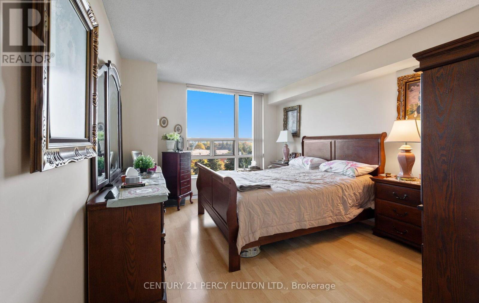 624 - 7825 Bayview Avenue Property Photo 19