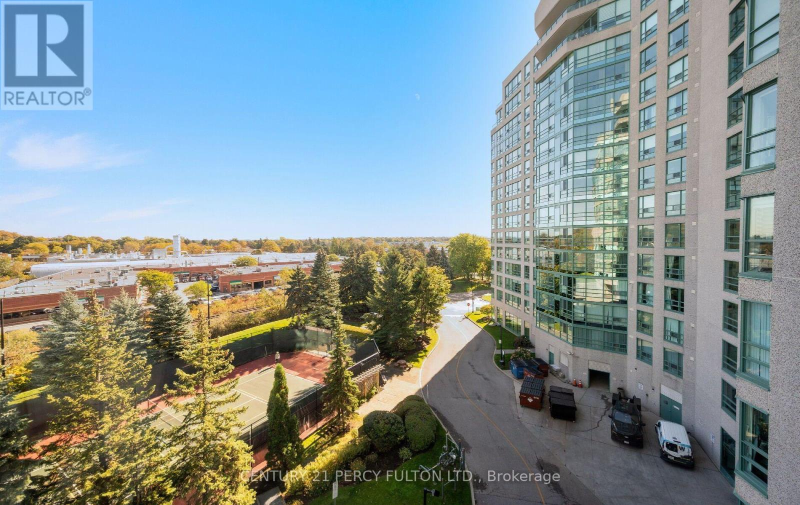 624 - 7825 Bayview Avenue Property Photo 28