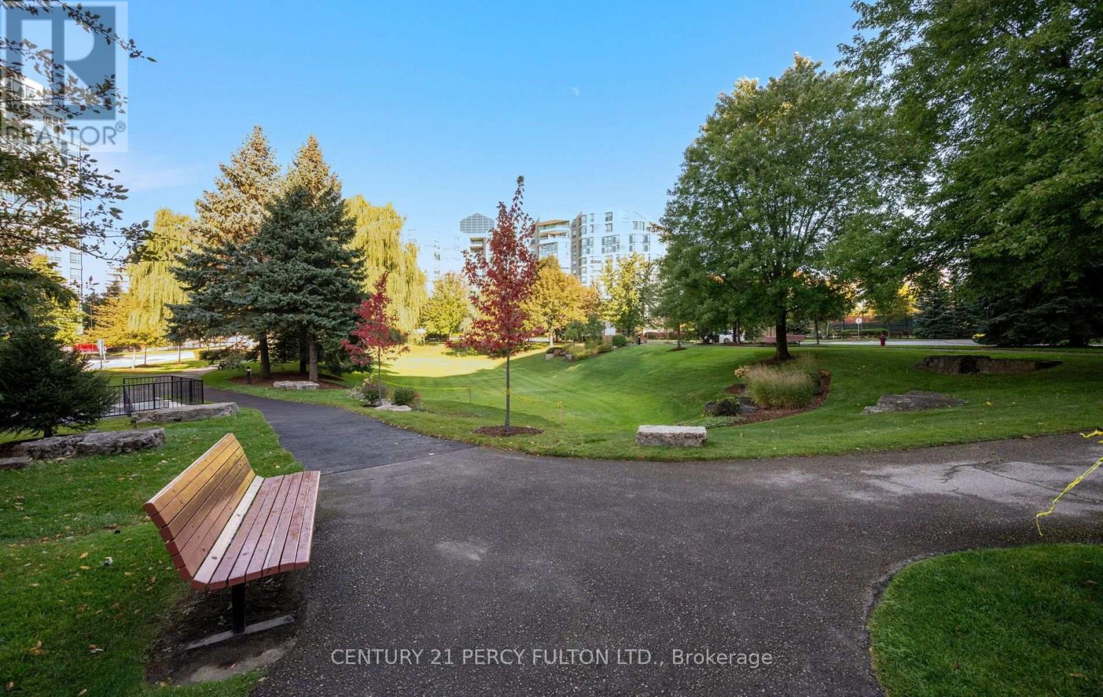 624 - 7825 Bayview Avenue Property Photo 39