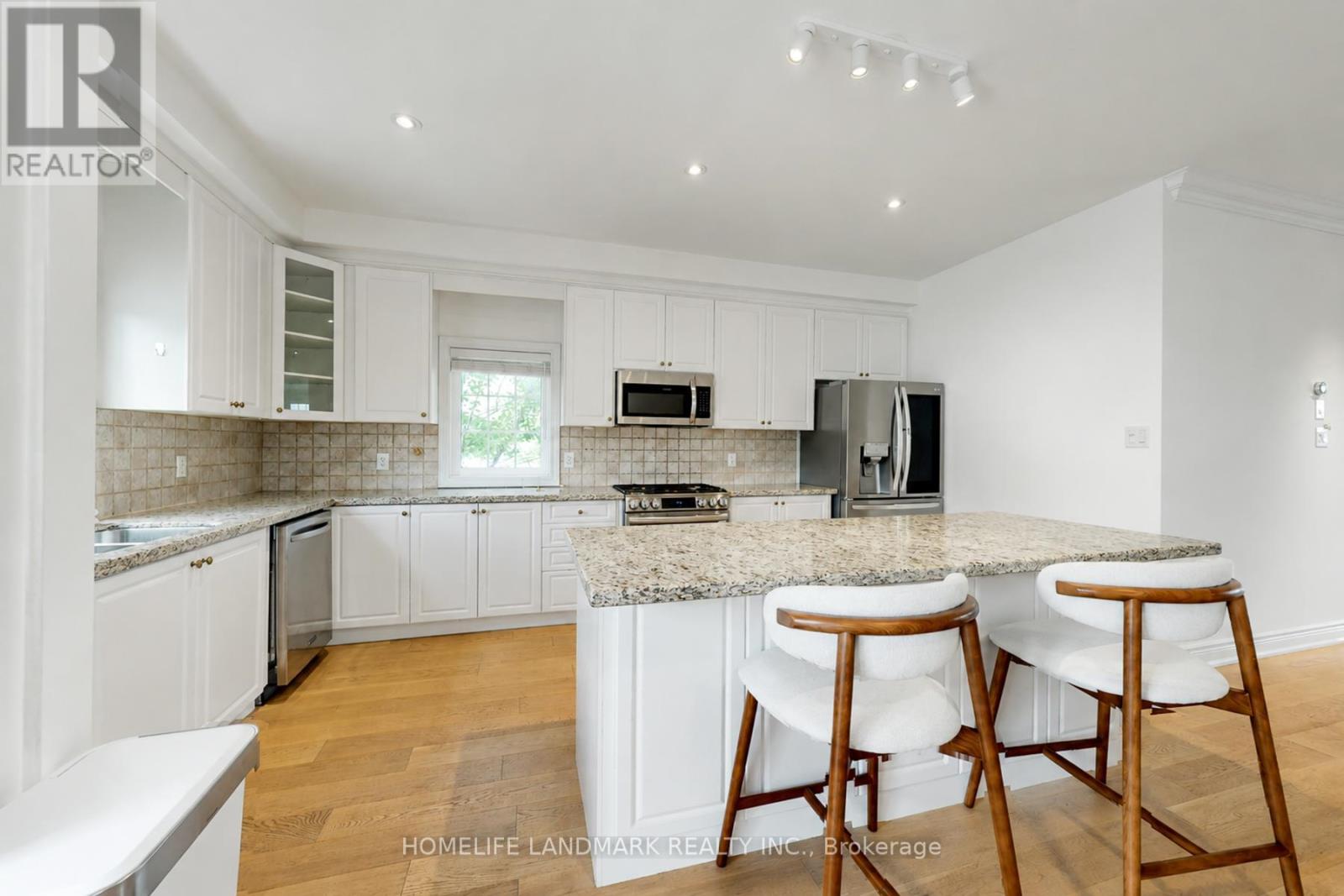 27 - 8900 Bathurst Street Property Photo 13