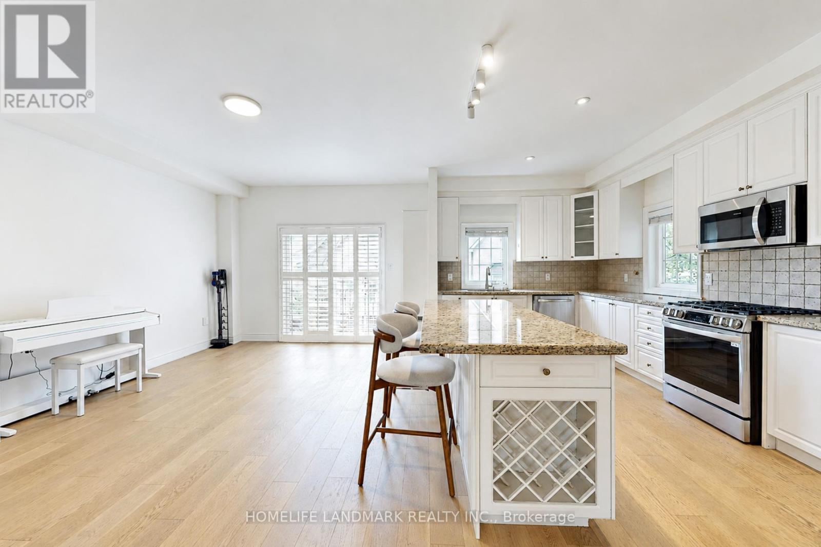 27 - 8900 Bathurst Street Property Photo 16