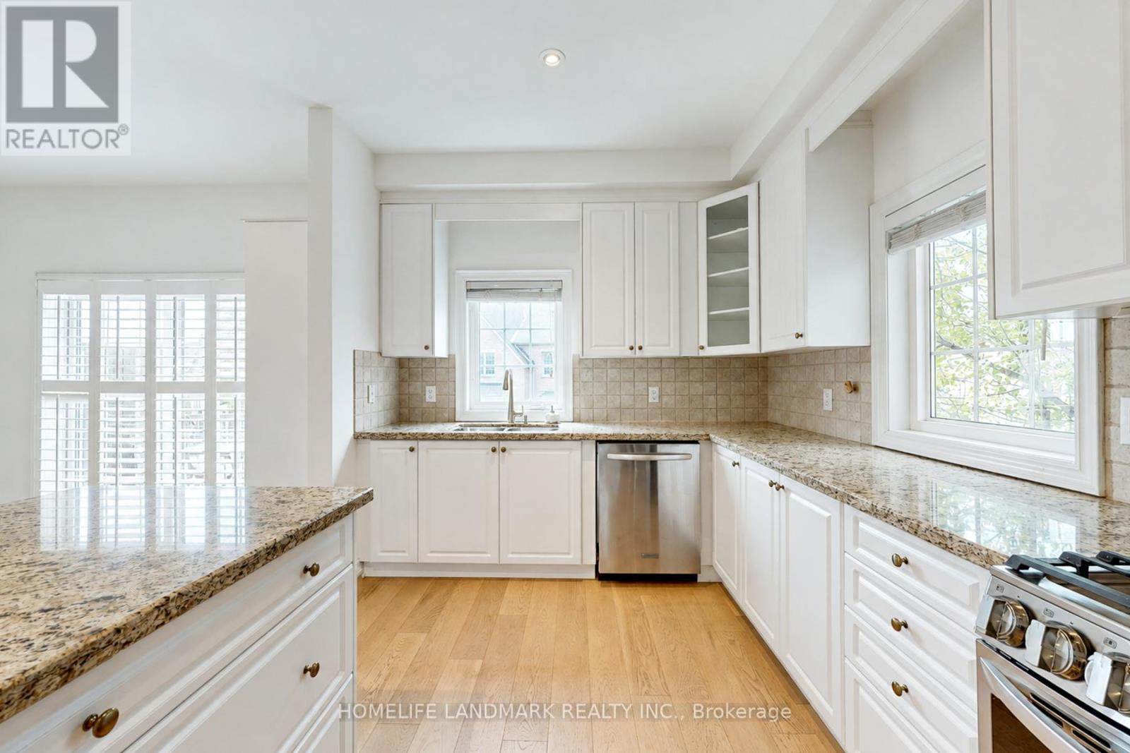 27 - 8900 Bathurst Street Property Photo 19