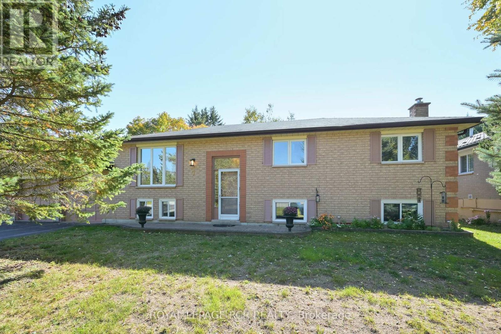 7 Moore Avenue Property Photo 2