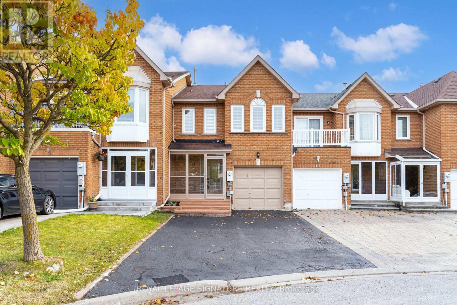 17 THAMES COURT Property Photo 1