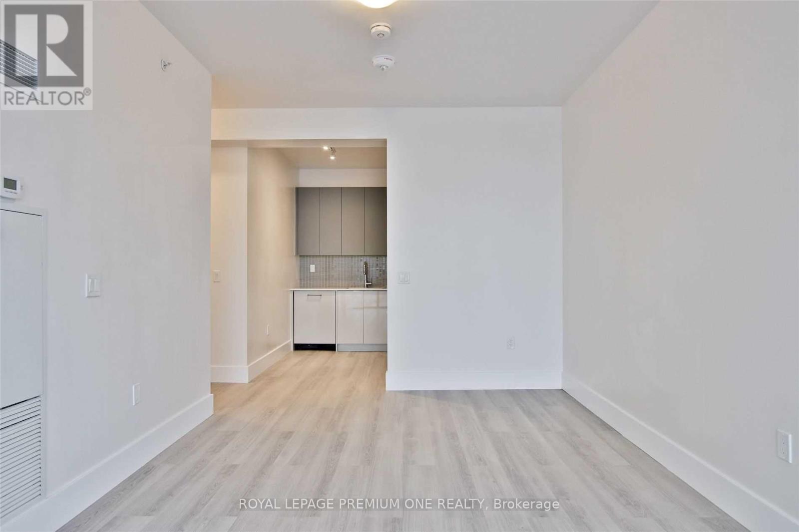 1409 - 2916 Highway 7 Road Property Photo 10