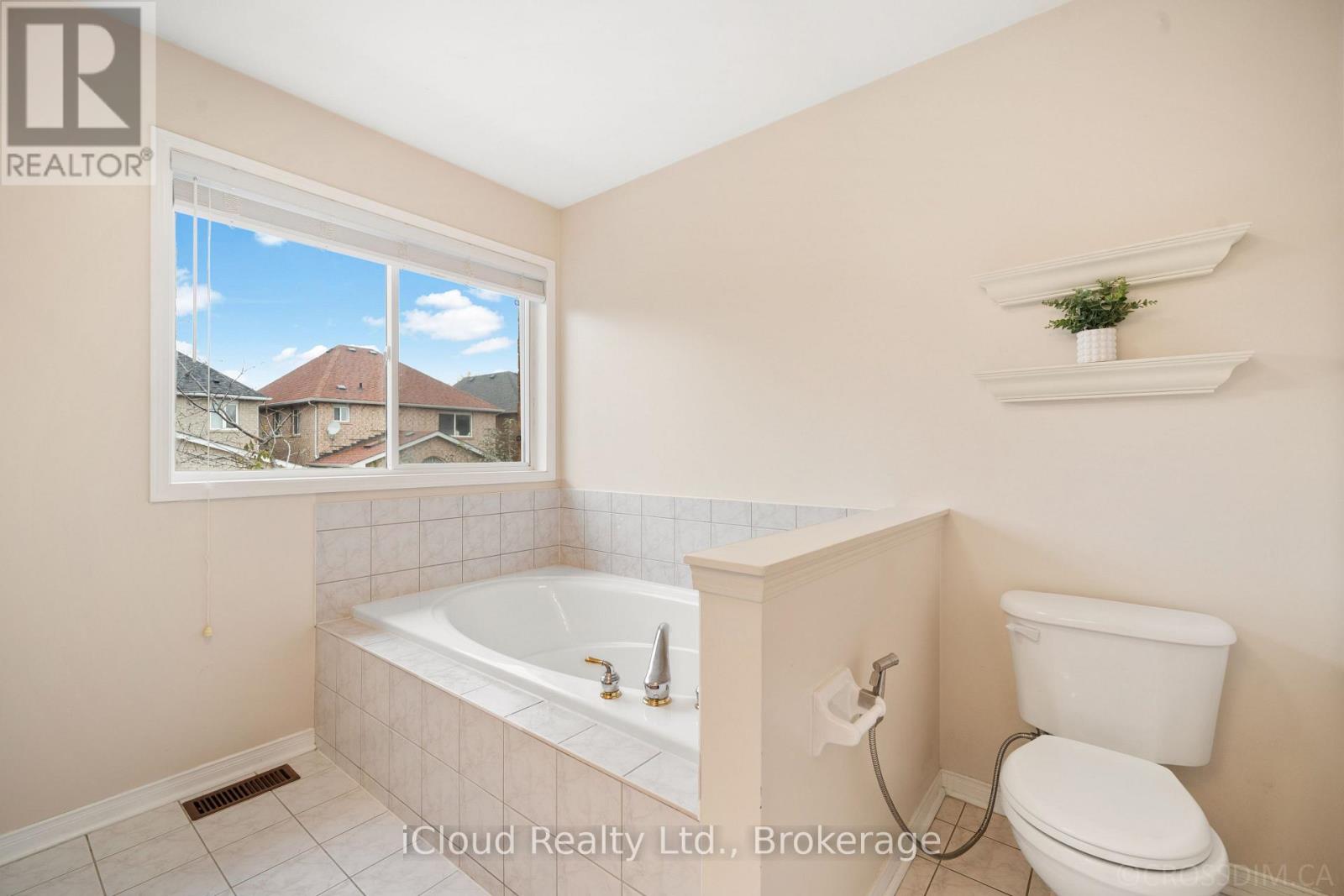 60 Tuscana Boulevard Property Photo 30