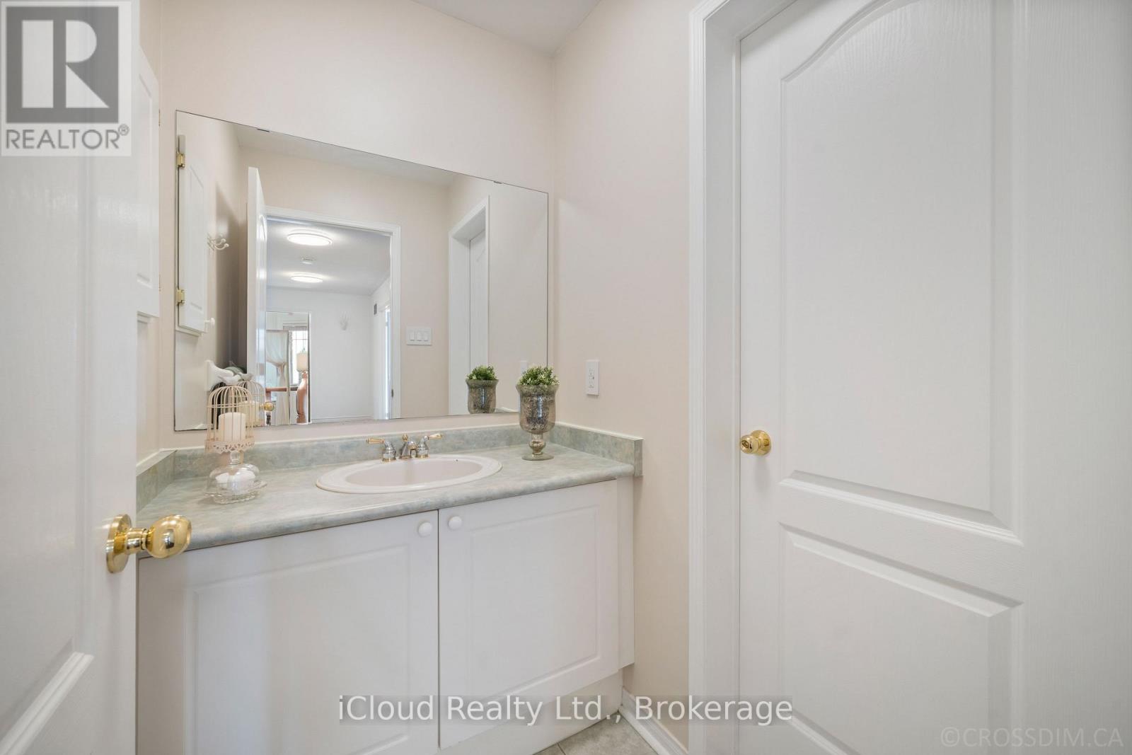 60 Tuscana Boulevard Property Photo 33