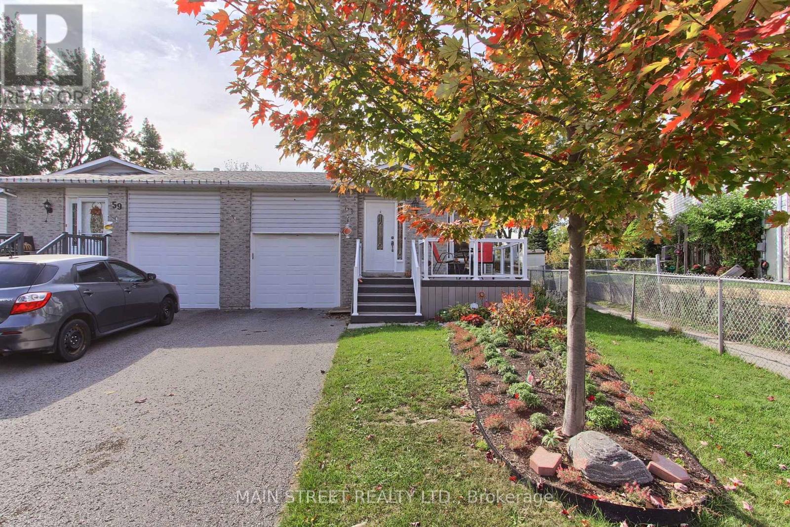 61 Hudson Crescent Property Photo 2