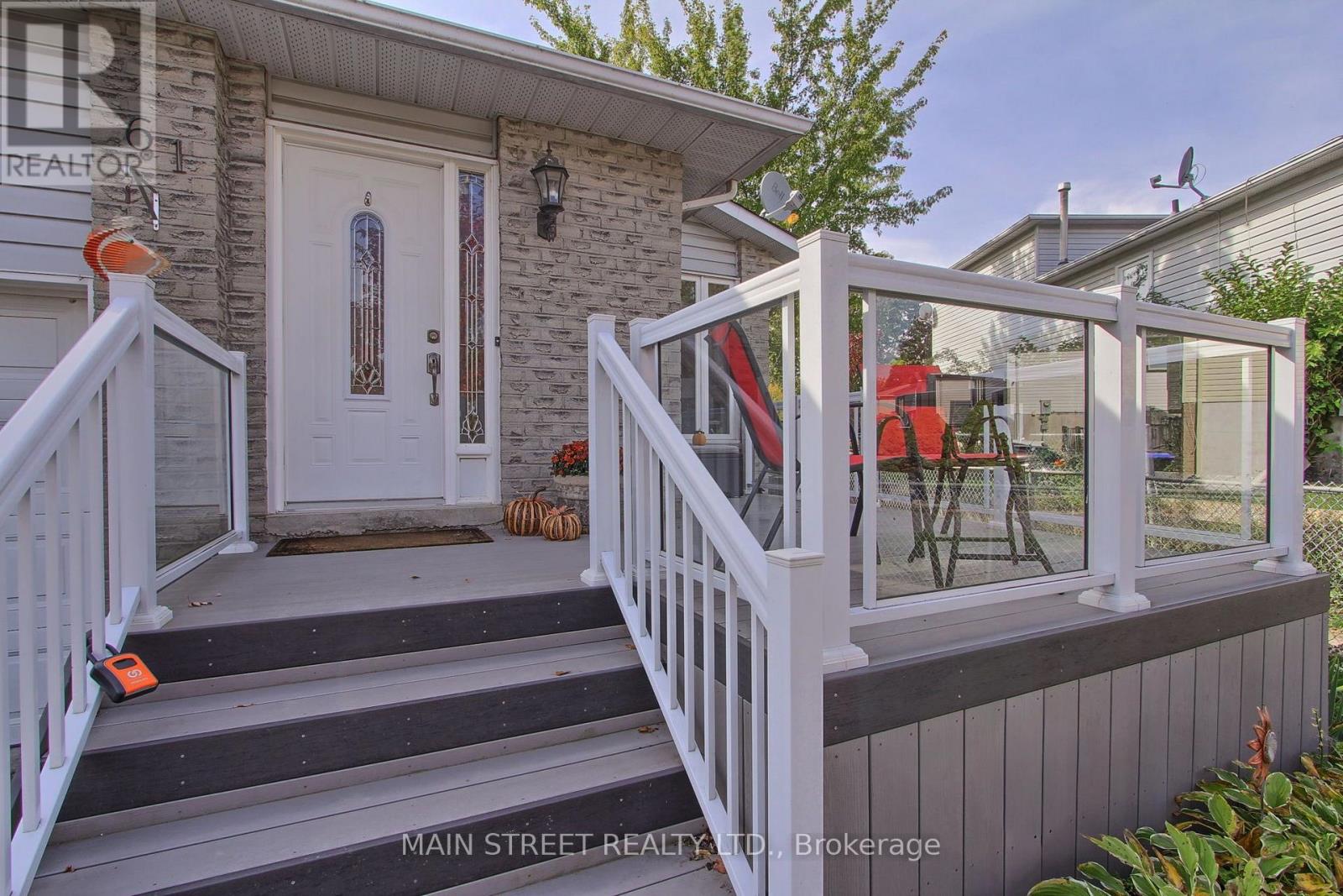 61 Hudson Crescent Property Photo 3