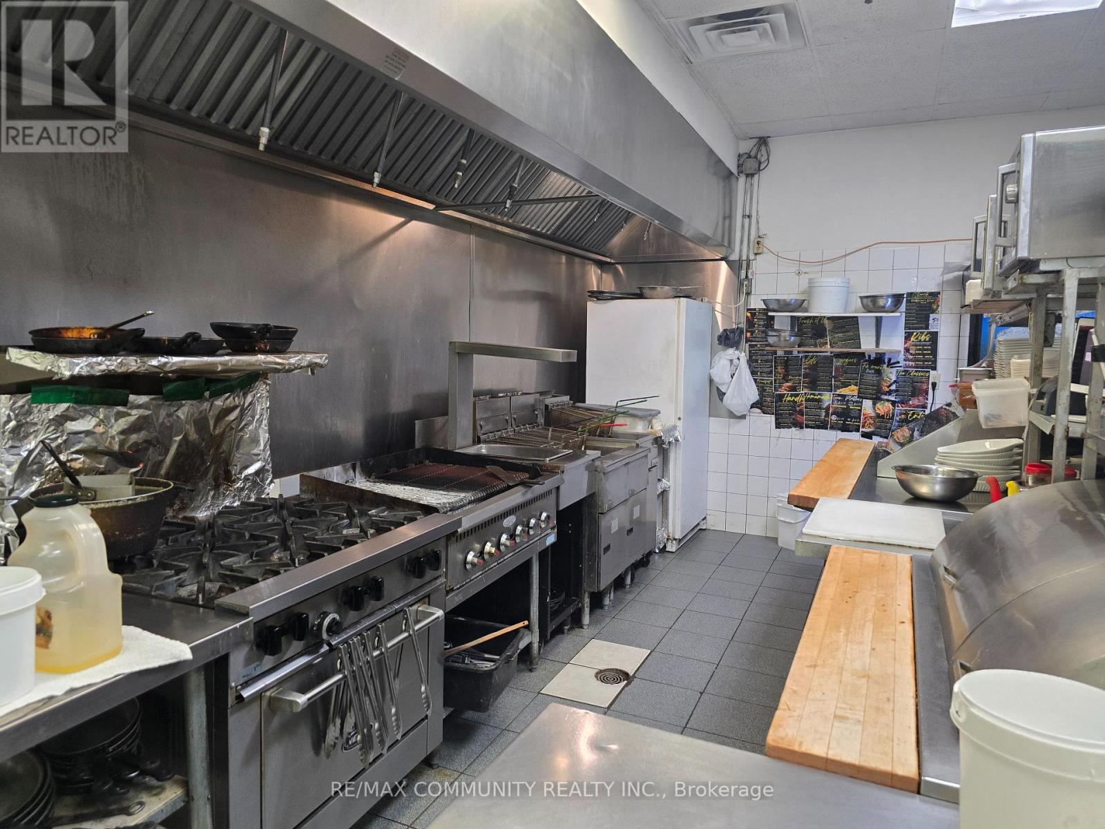 101 - 1091 Gorham Street Property Photo 14