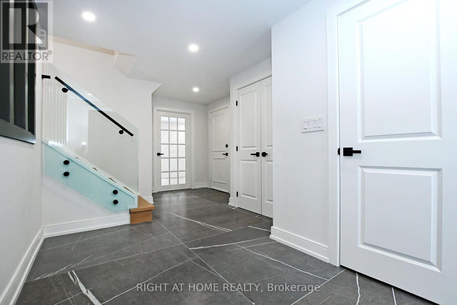 8 Hill Drive Property Photo 4