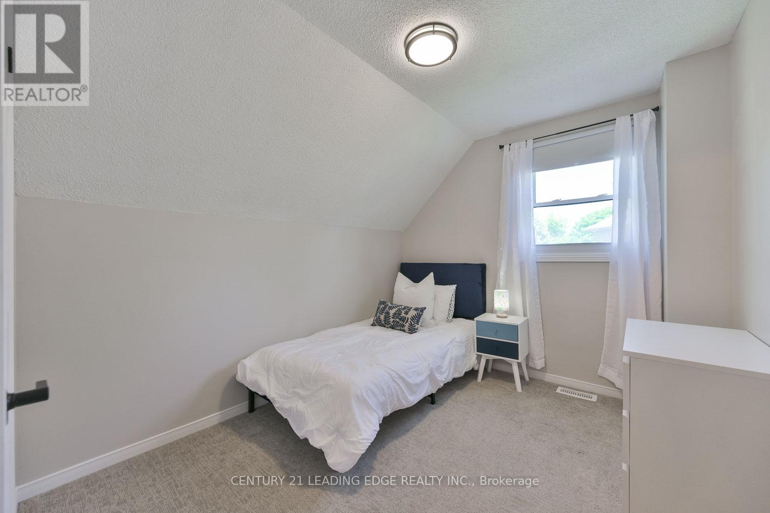 30 Mcguire Crescent Property Photo 32