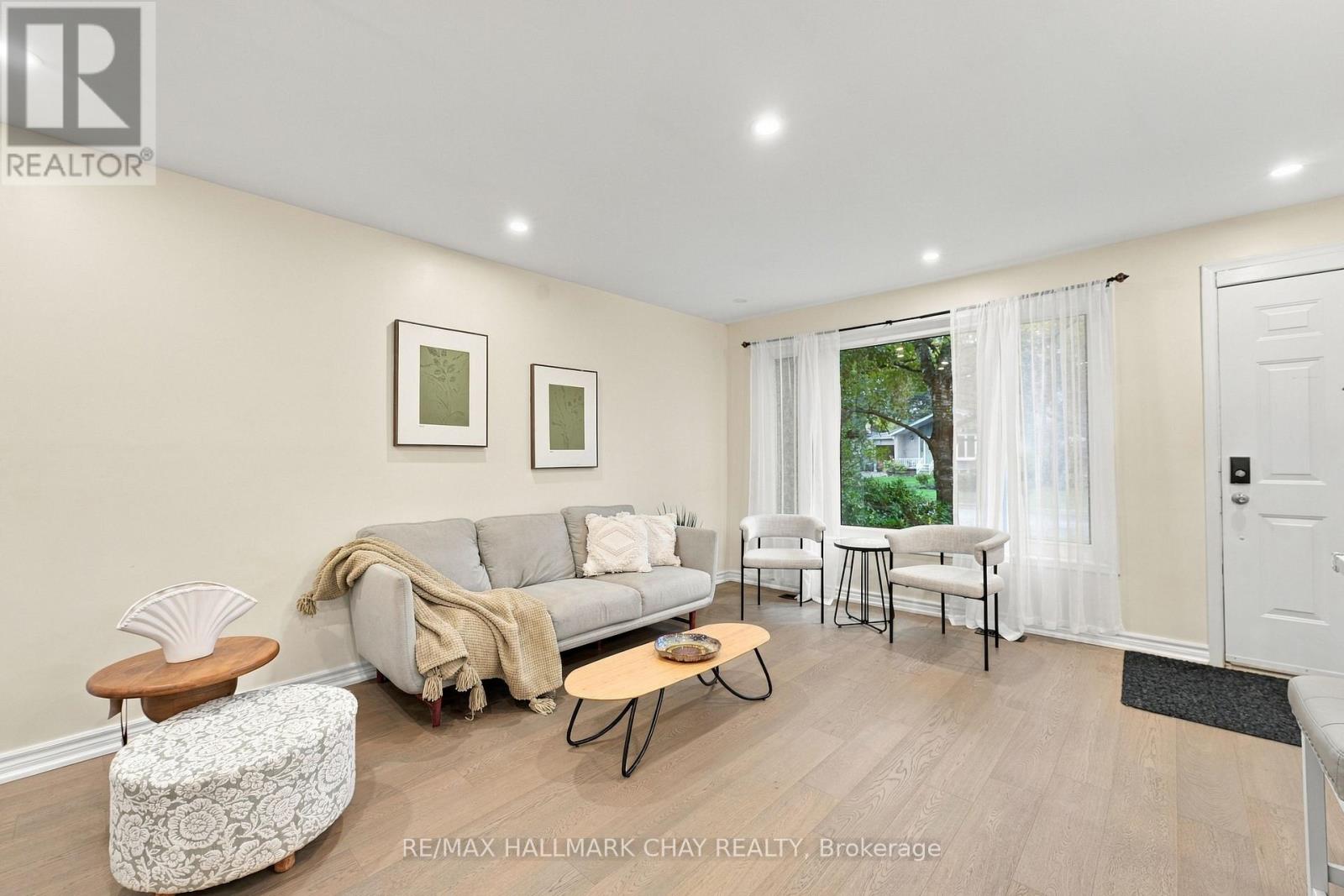 11 Davidson Road Property Photo 6