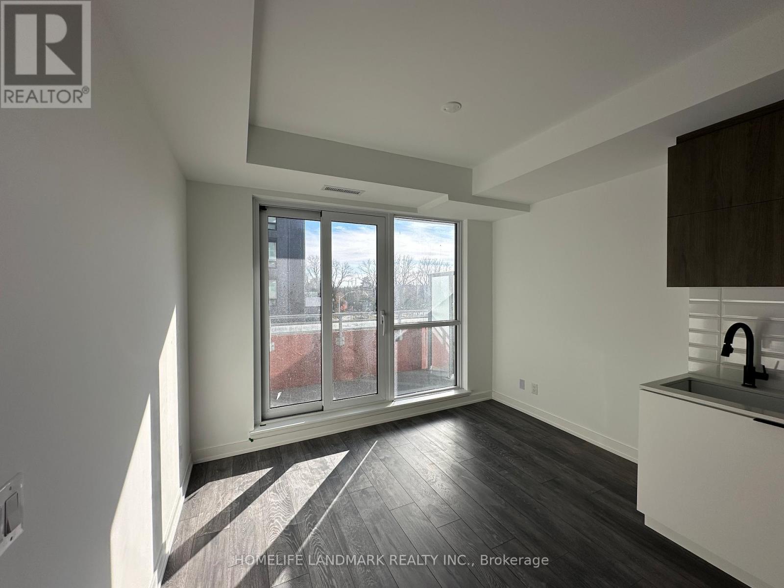 209 - 8888 Yonge Street Property Photo 18