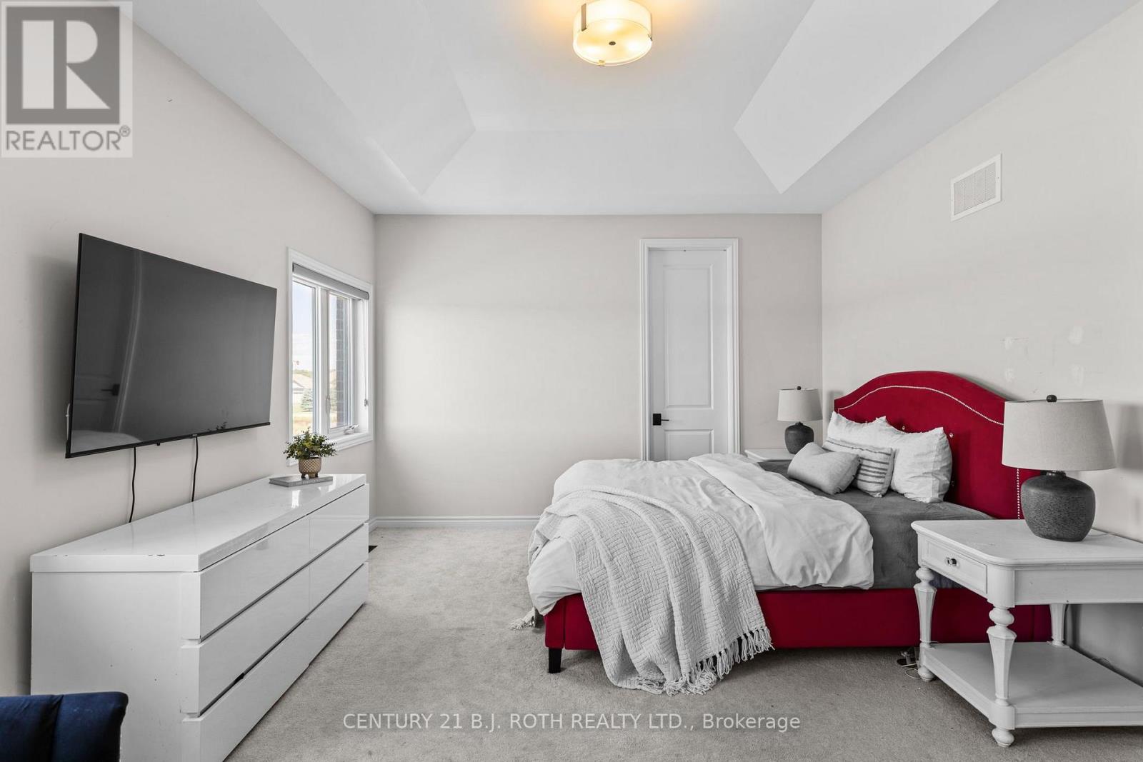 6 Henderson Street Property Photo 33