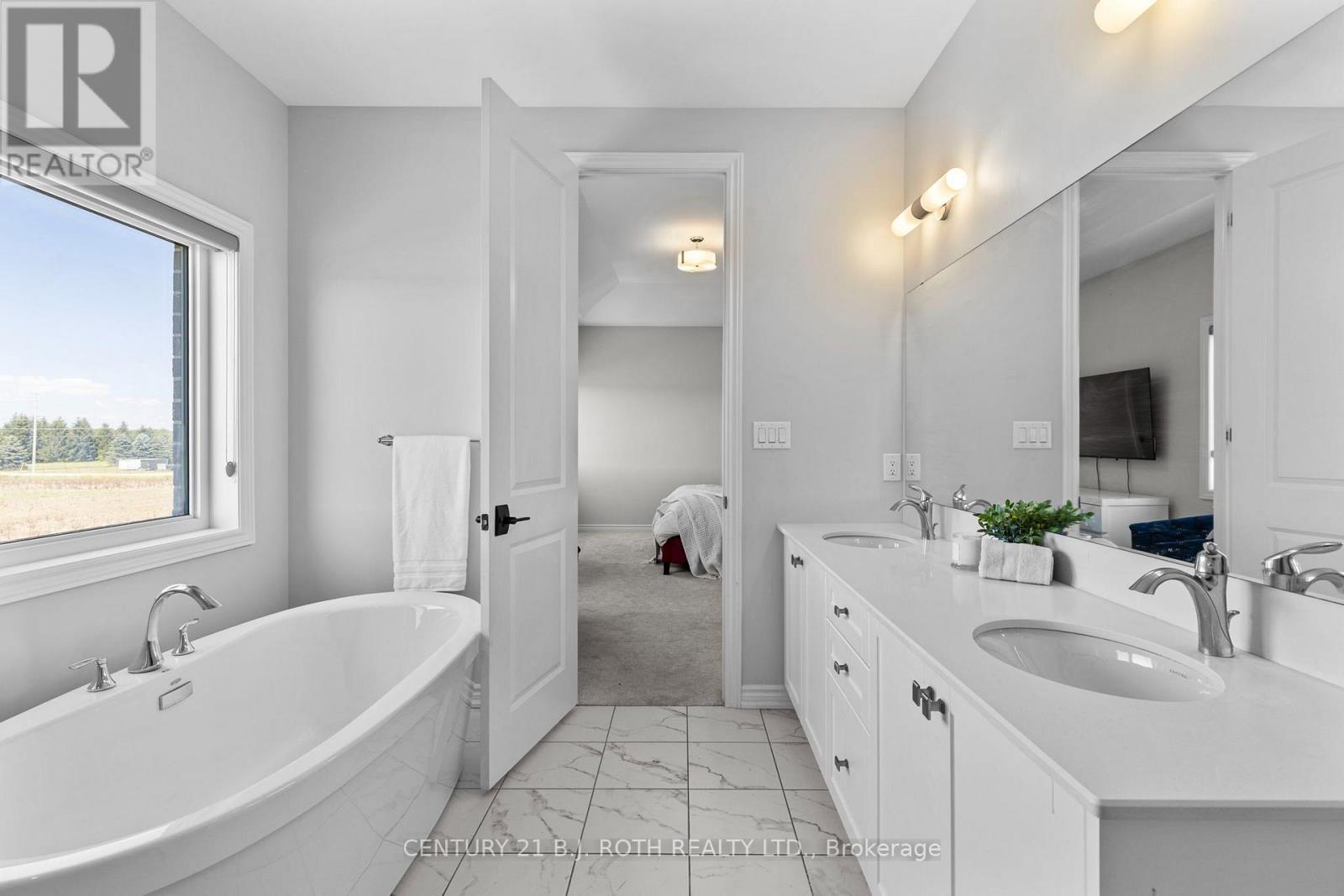 6 Henderson Street Property Photo 35