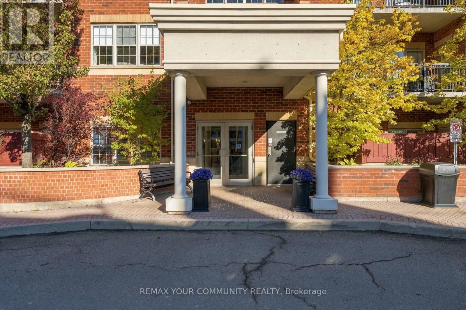 103 - 9973 Keele Street Property Photo 4