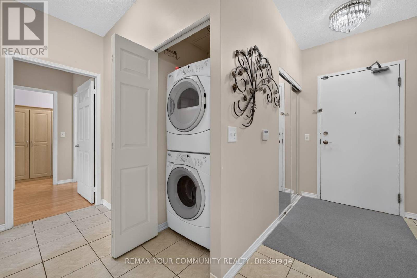 103 - 9973 Keele Street Property Photo 7