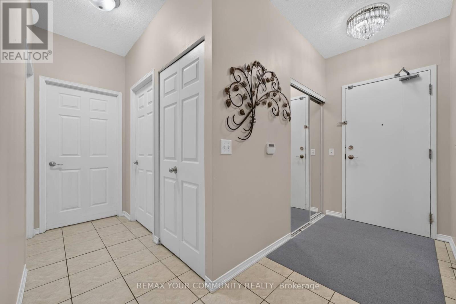 103 - 9973 Keele Street Property Photo 8