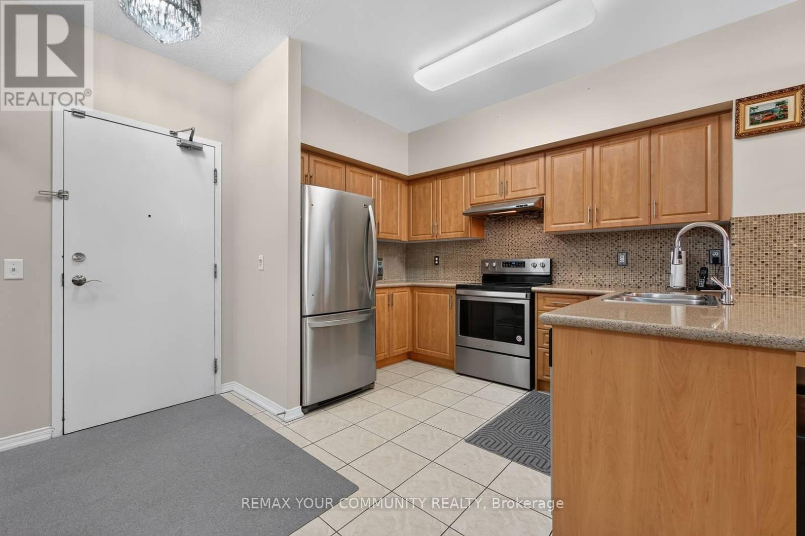 103 - 9973 Keele Street Property Photo 9