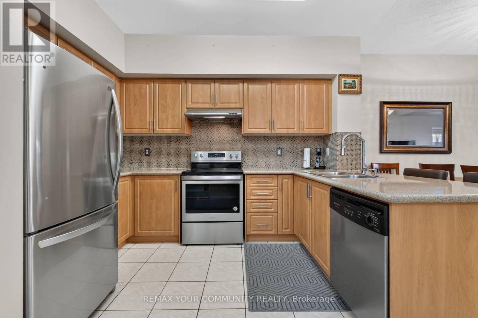 103 - 9973 Keele Street Property Photo 12