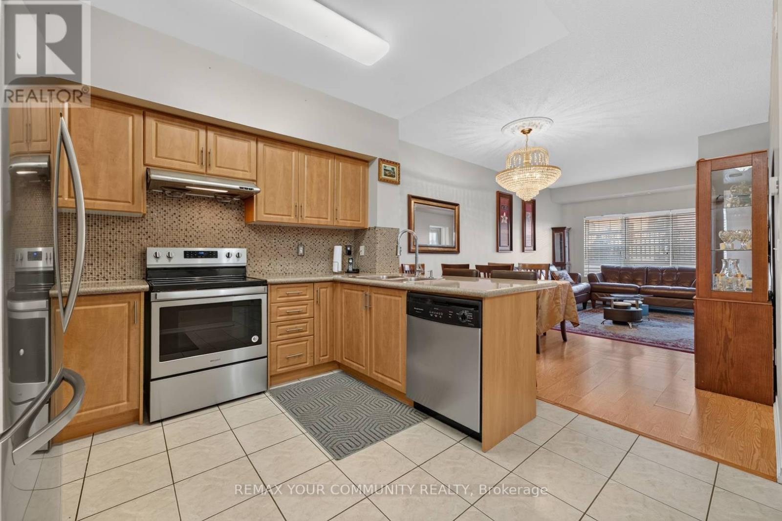 103 - 9973 Keele Street Property Photo 13