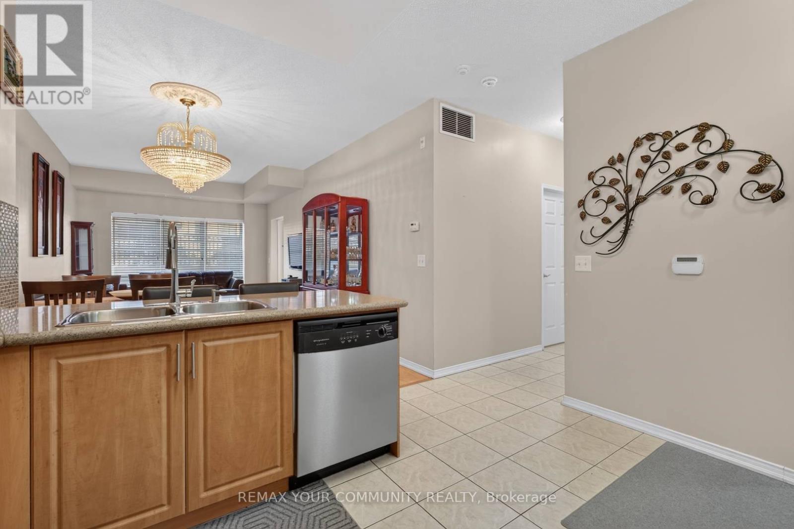 103 - 9973 Keele Street Property Photo 15
