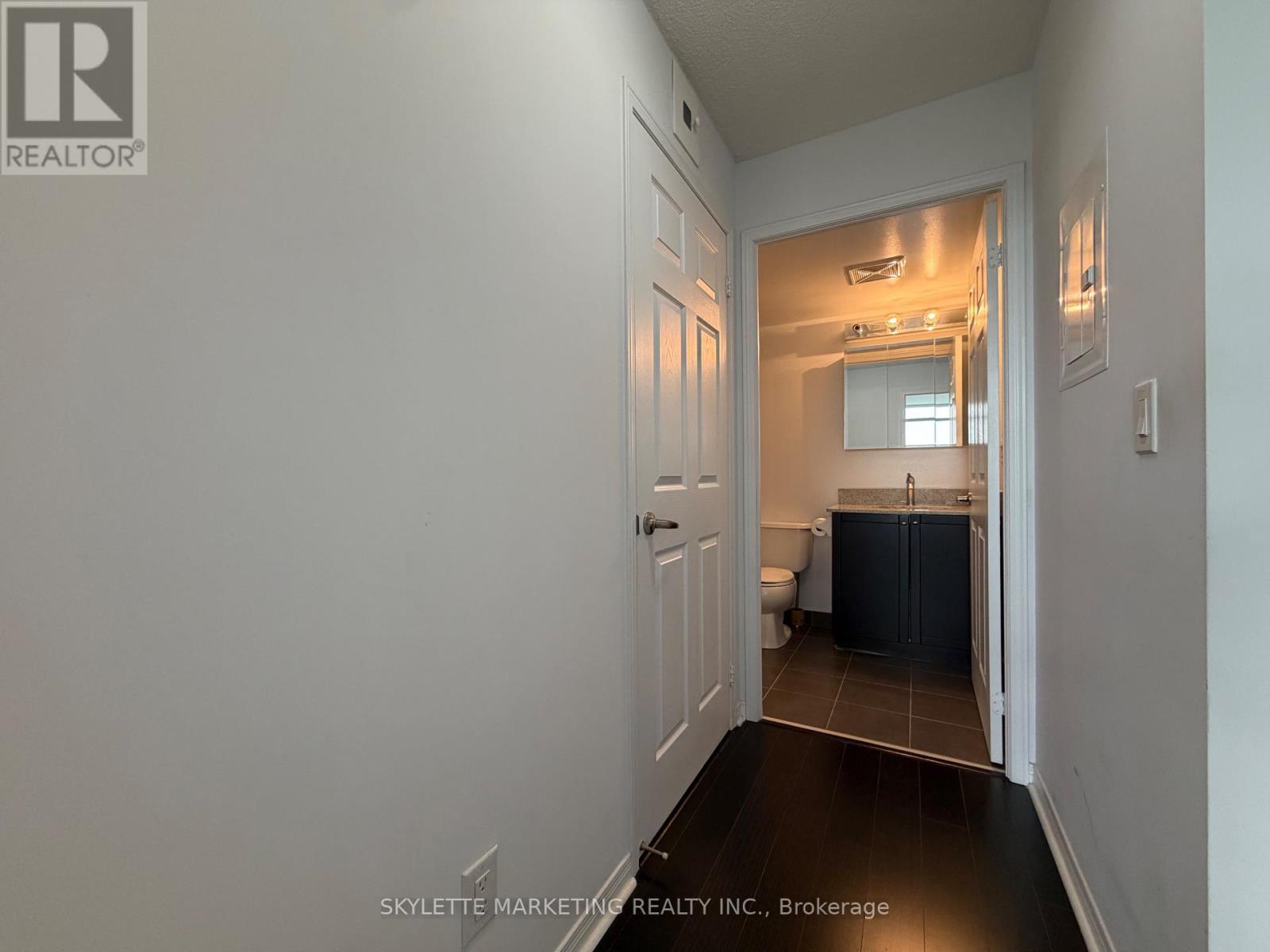 Ph13 - 75 King William Crescent Property Photo 18