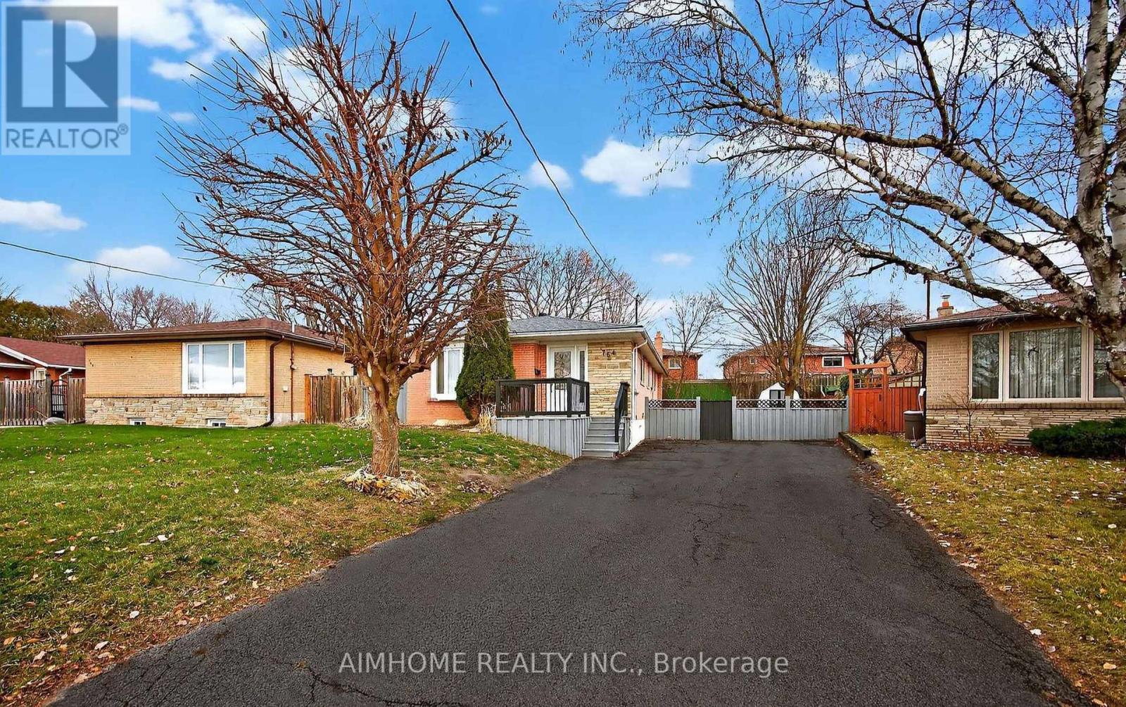 764 Botany Hill(lower Unit) Crescent Property Photo 1