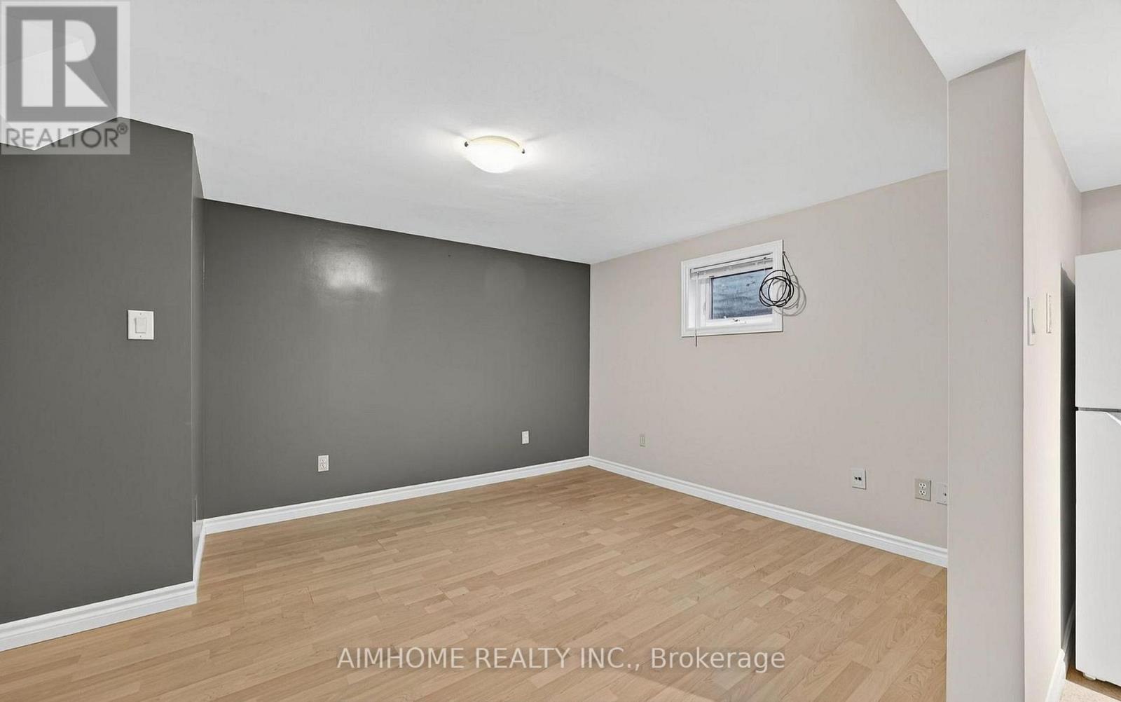 764 Botany Hill(lower Unit) Crescent Property Photo 2