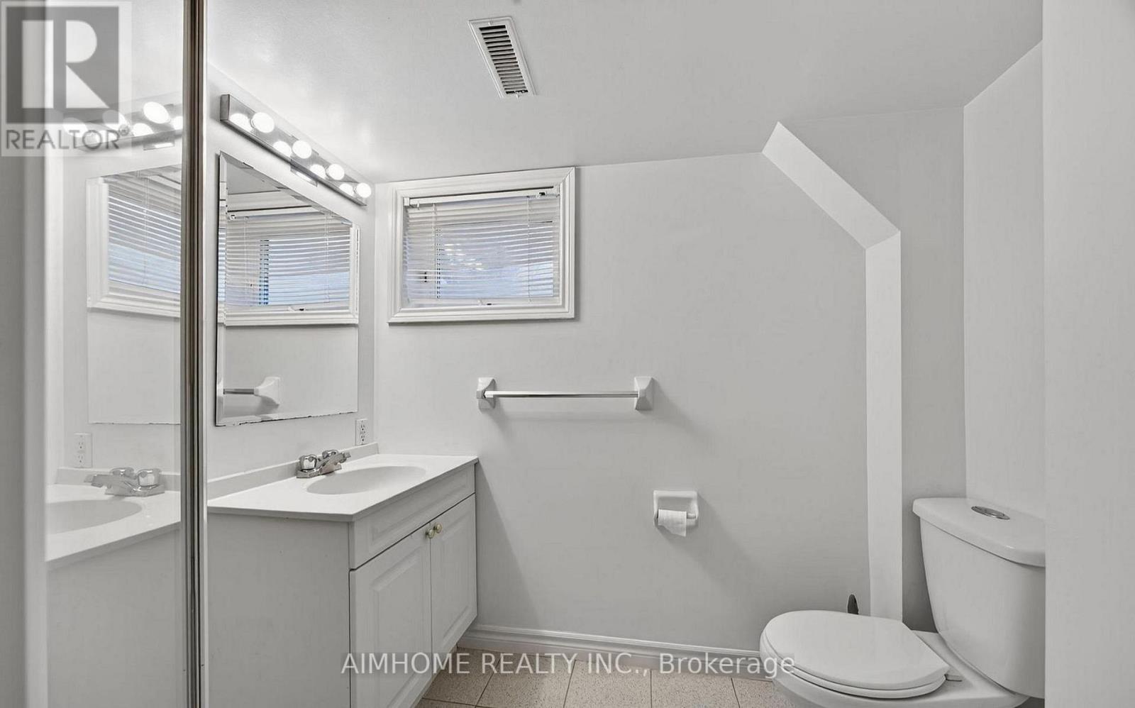 764 Botany Hill(lower Unit) Crescent Property Photo 3