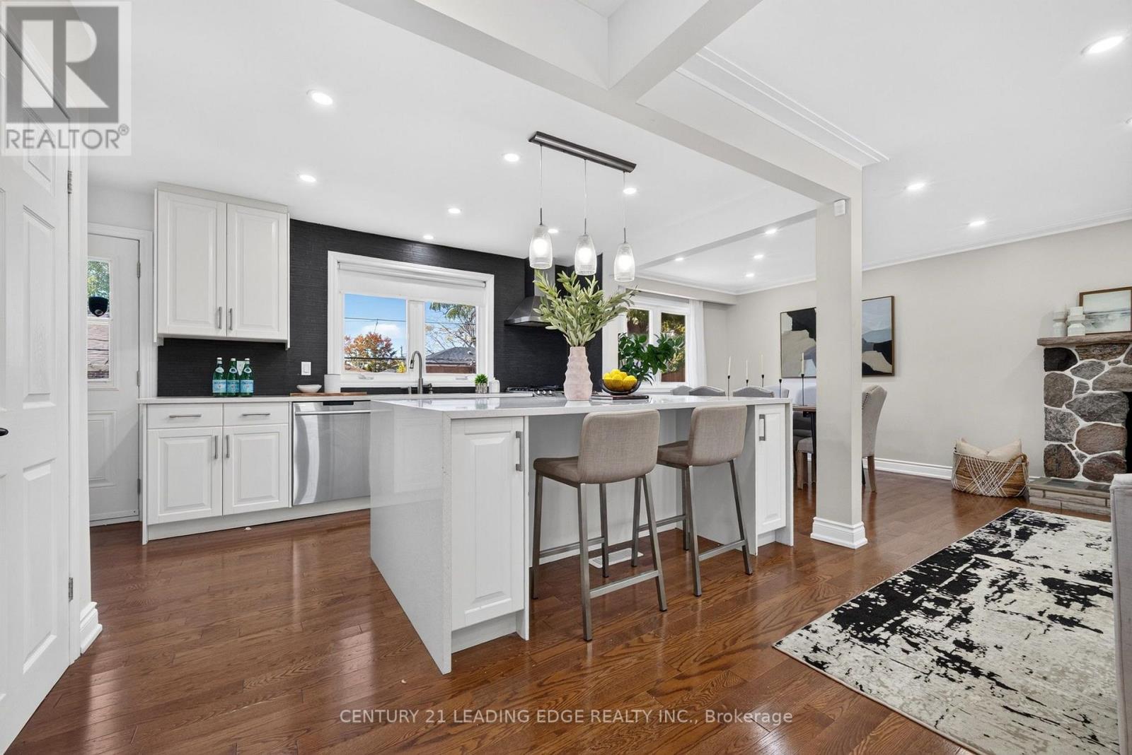 24 Lincoln Green Drive Property Photo 12