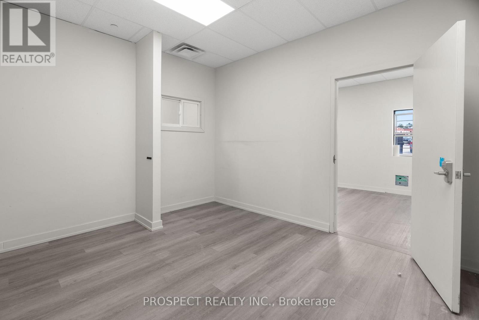 44 D & F - 4000 Steeles Avenue W Property Photo 9