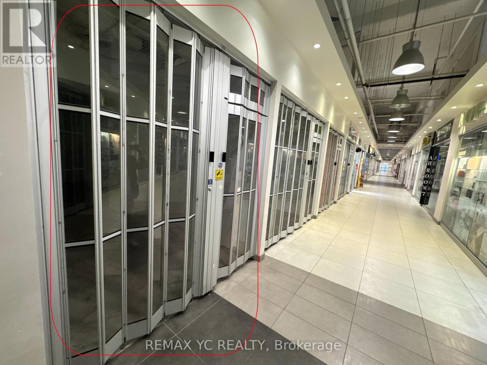 132 - 7181 Yonge Street Property Photo 6