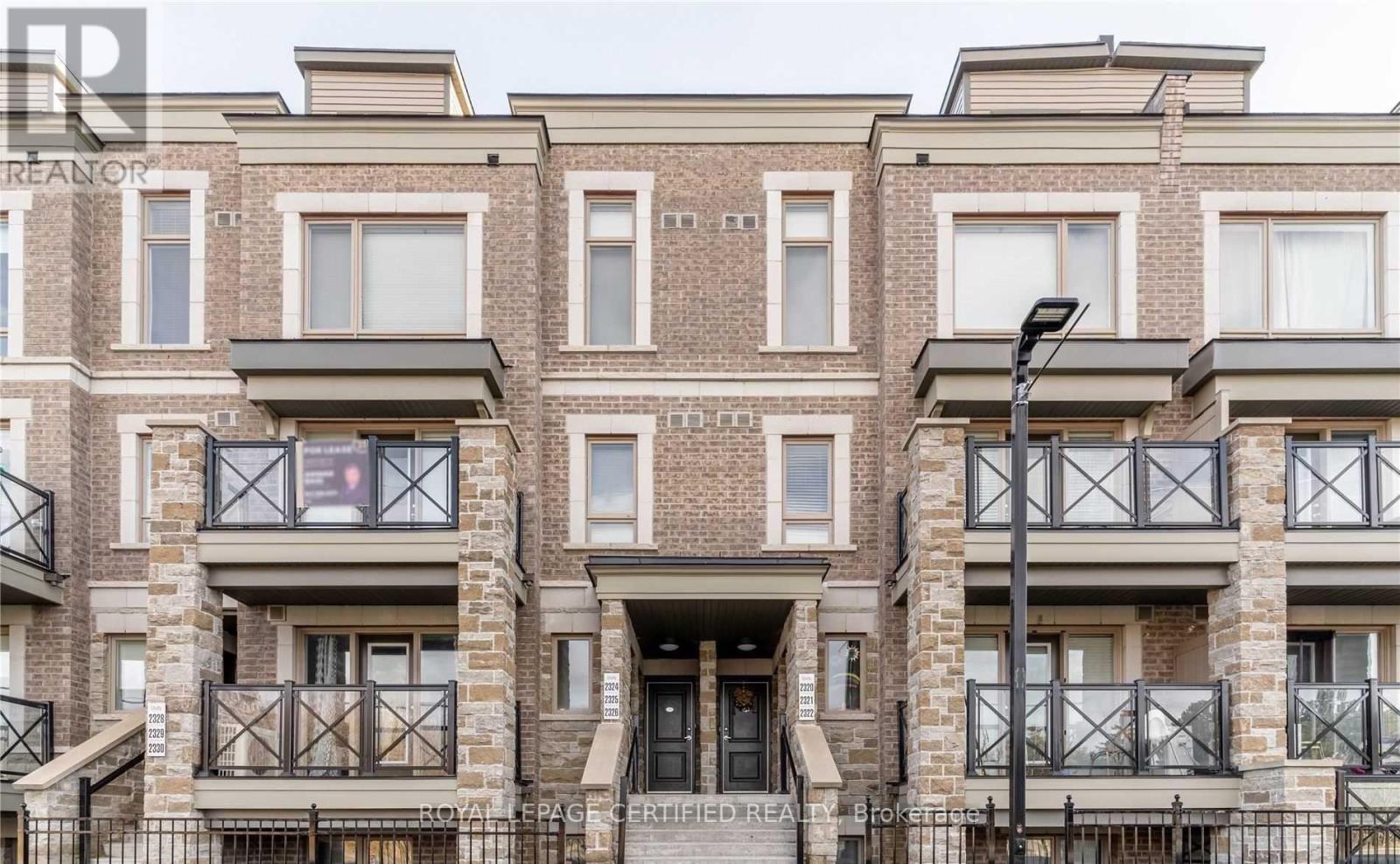 2325 - 20 Westmeath Lane Property Photo 1
