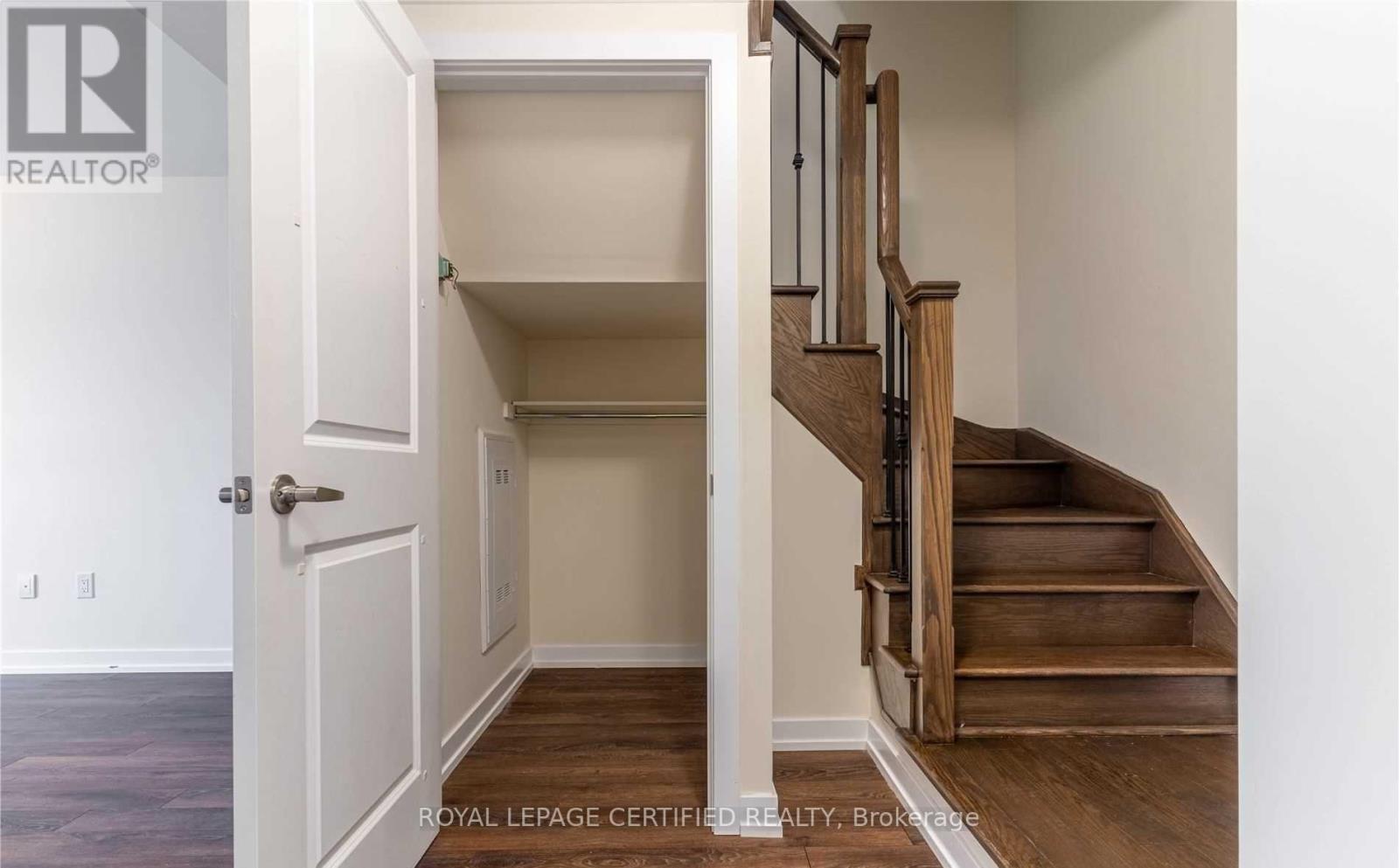 2325 - 20 Westmeath Lane Property Photo 13