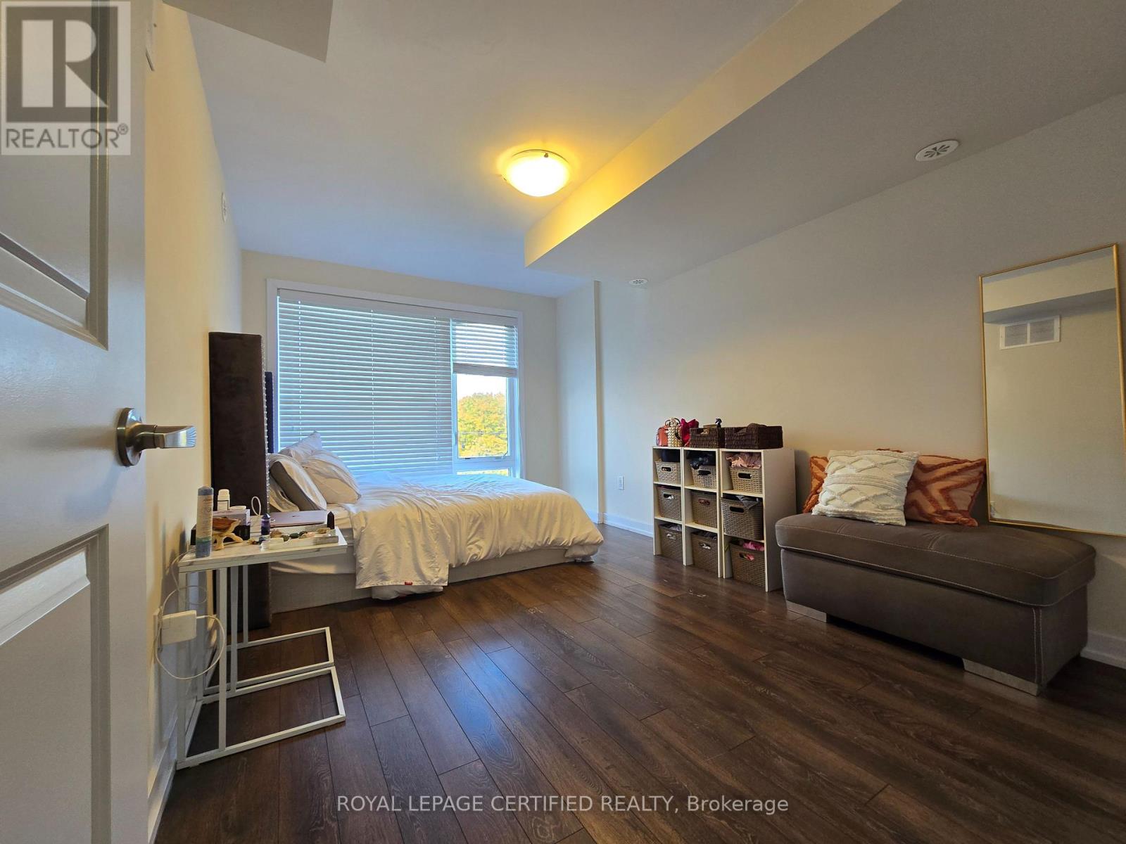 2325 - 20 Westmeath Lane Property Photo 18