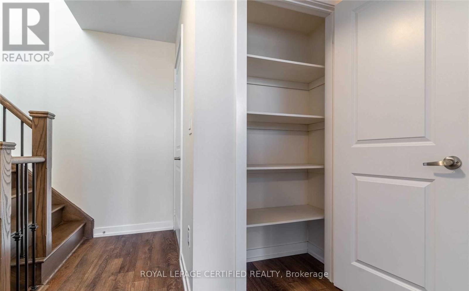 2325 - 20 Westmeath Lane Property Photo 22