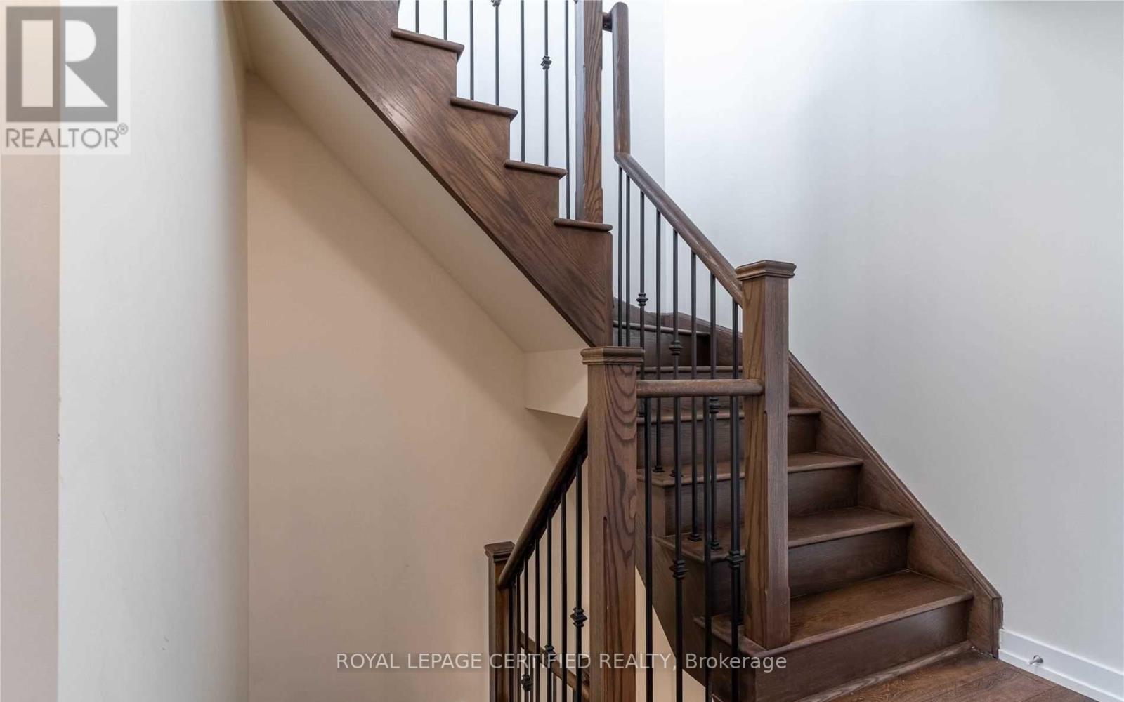 2325 - 20 Westmeath Lane Property Photo 23