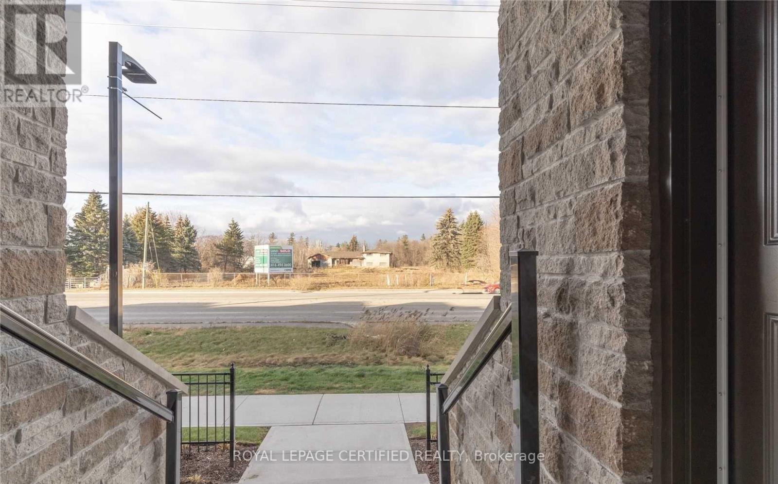 2325 - 20 Westmeath Lane Property Photo 29
