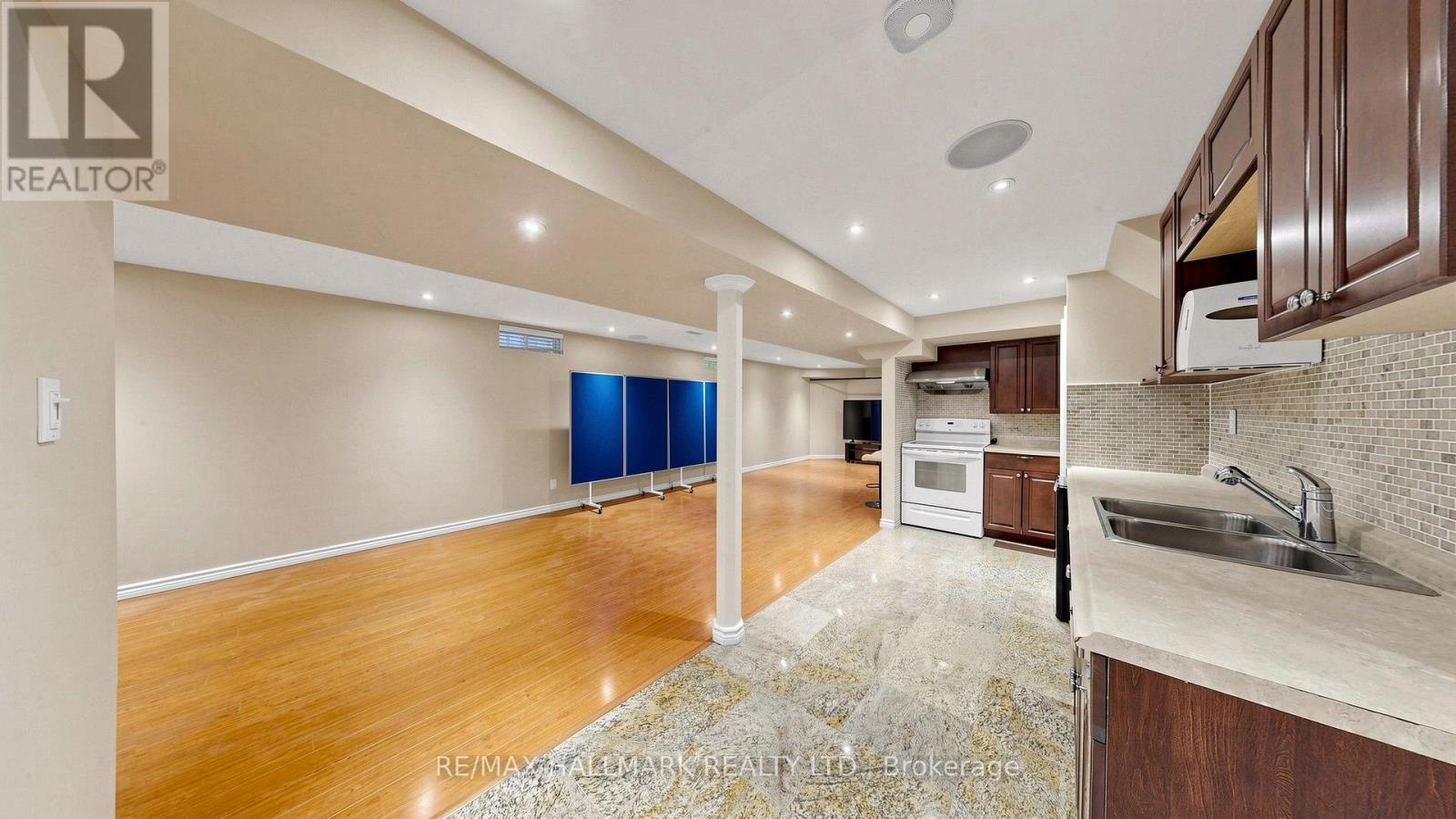 336 St Joan Of Arc Avenue Property Photo 29