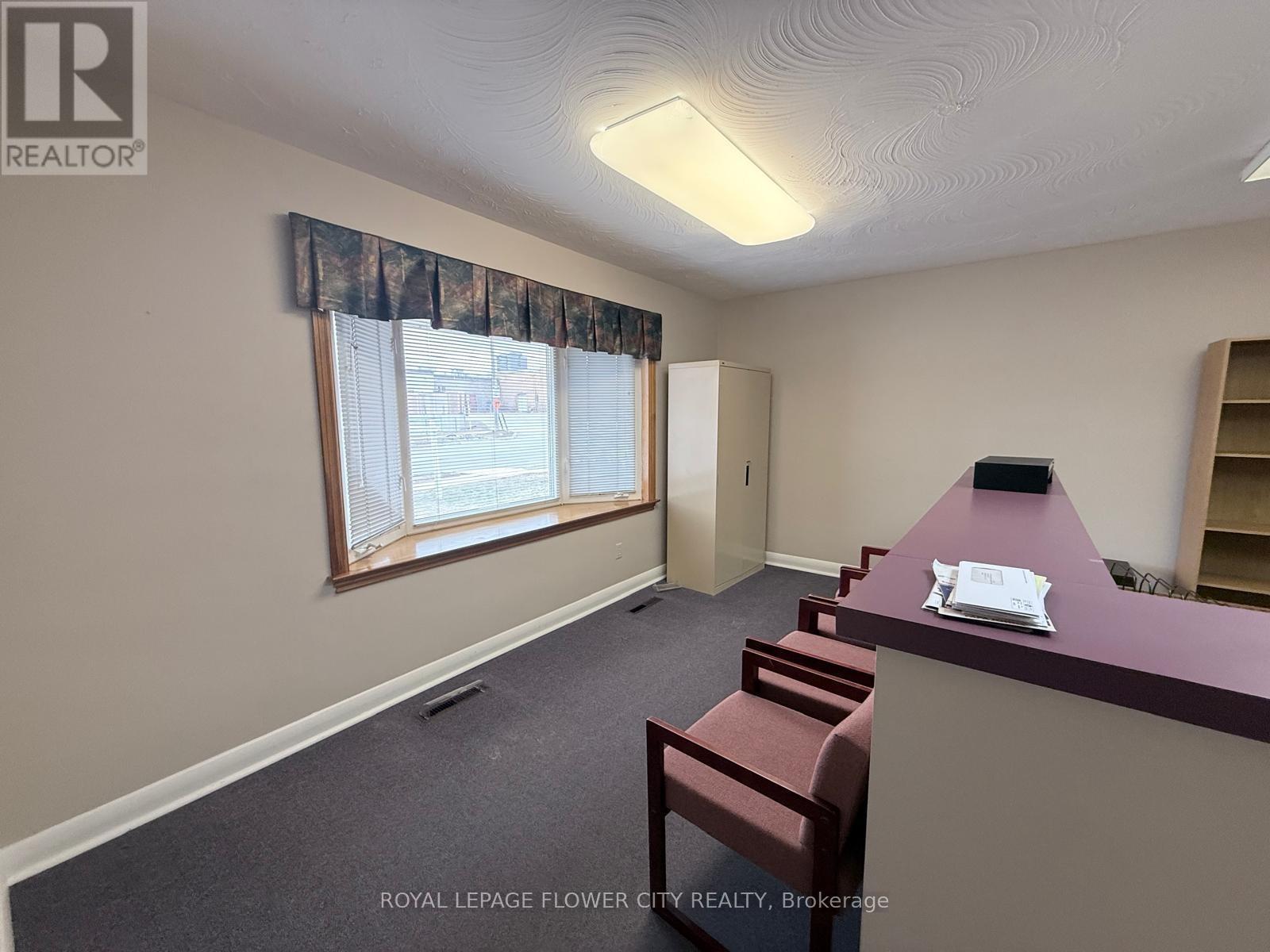39 Parkside Drive Property Photo 5